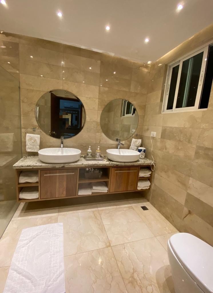 apartamentos - Apartamento 6to Nivel en Torre Céntrica con Ascensor 2