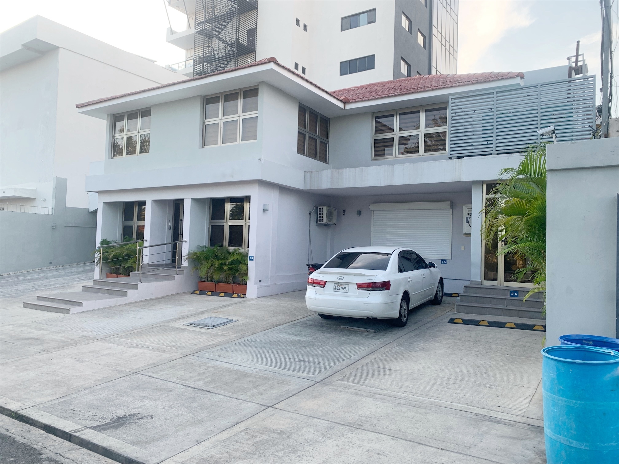 oficinas y locales comerciales - Locl corporativo en los prados  2