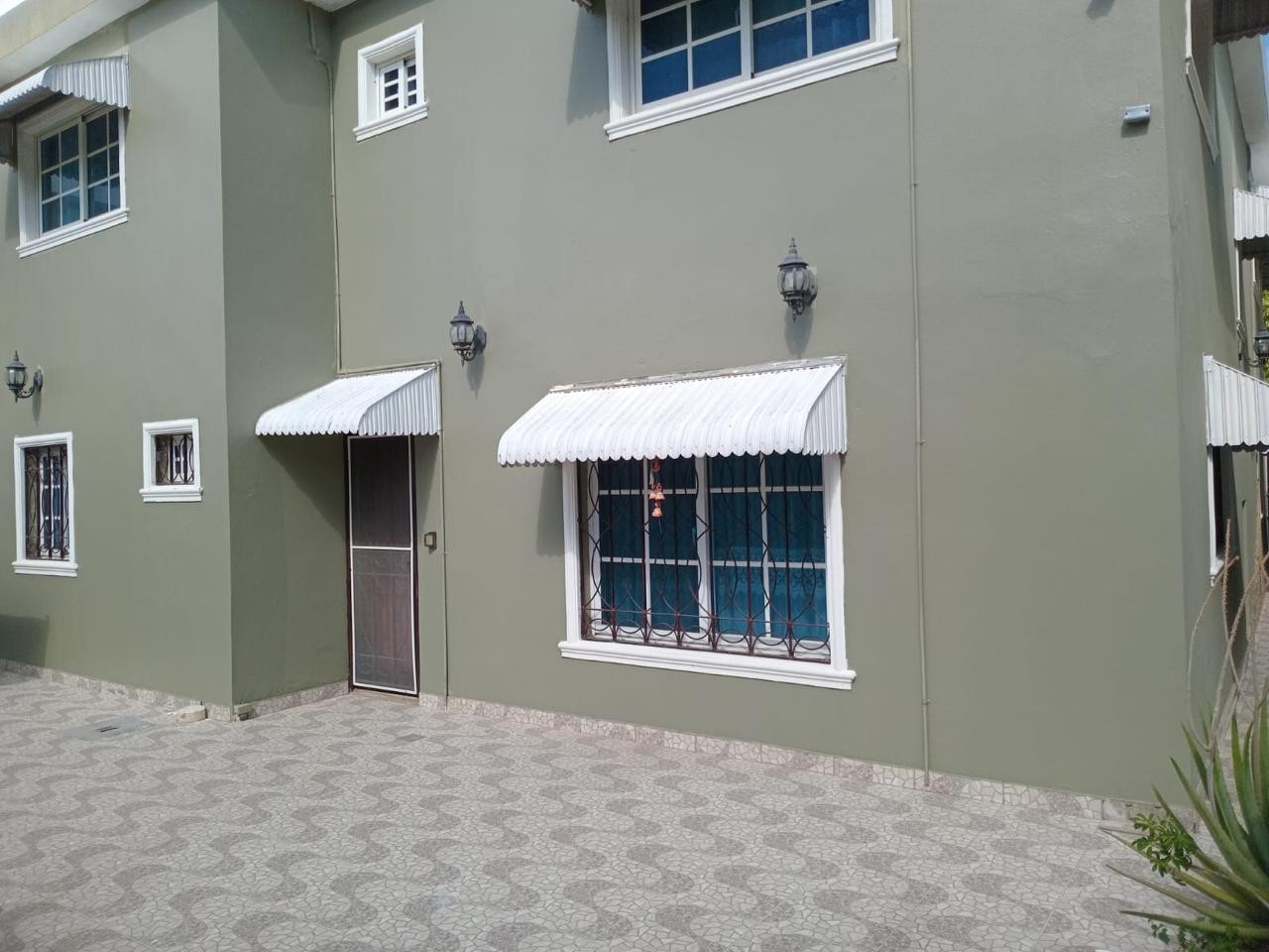 casas - Vendo casa de 2 niveles ubicada en Gurabo

 3
