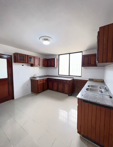 apartamentos - Sin intermediarios 
Rento apartamento sin amueblar en piantini 8