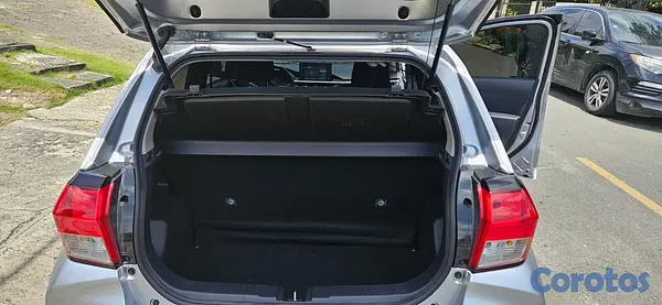 carros - Toyota Agya 2024 Hatchback CVT | Solo 720 km 8