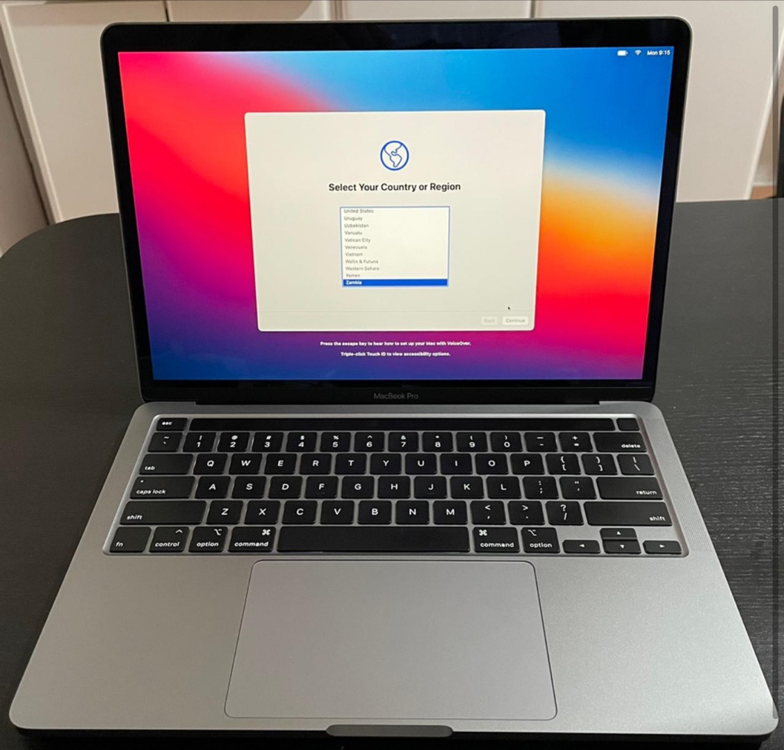 computadoras y laptops - MacBook Pro 2020 de 13.3 pulgadas de 2 Terabytes  1