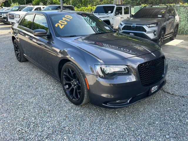 carros - Chrysler 300 c 2019 impecable 1