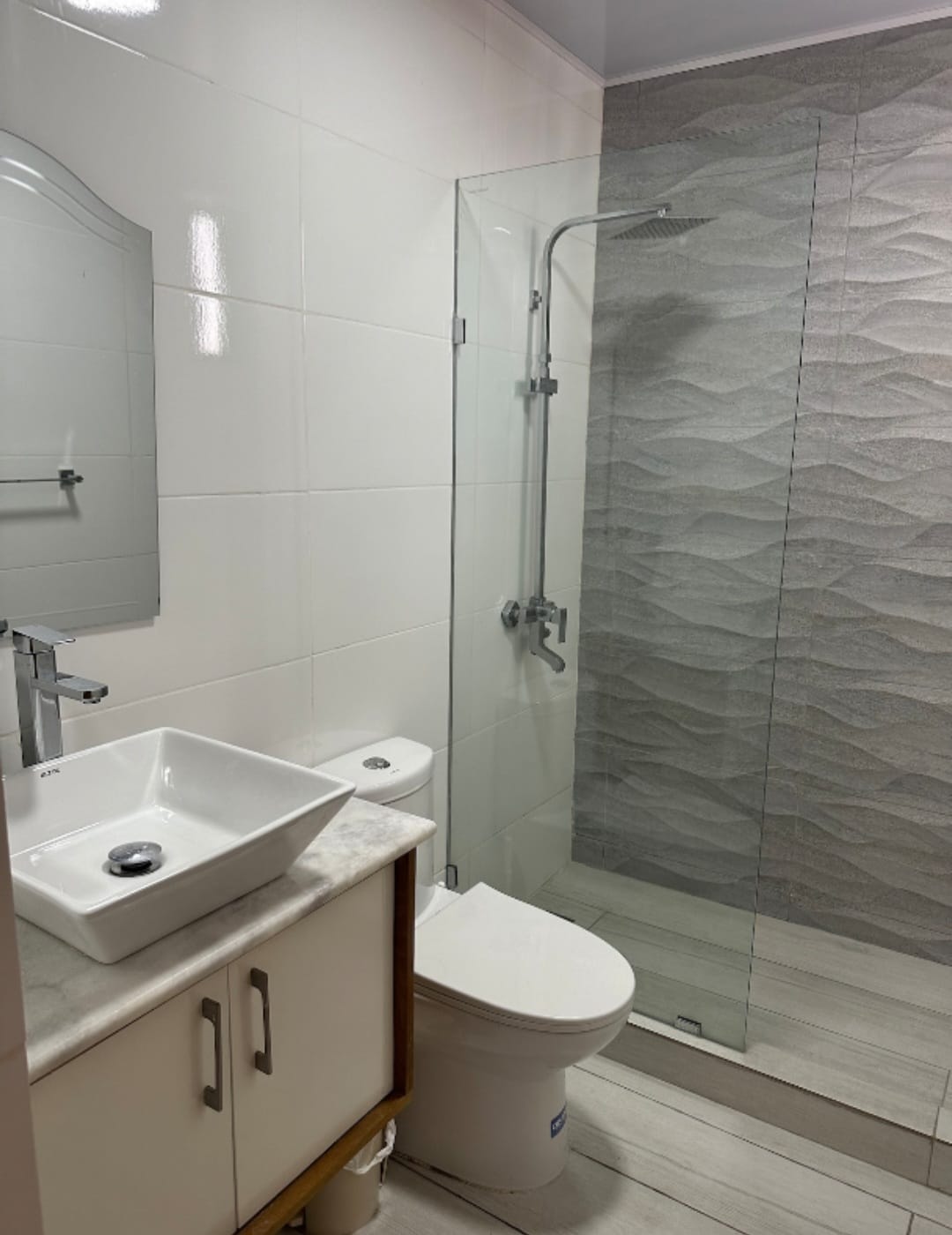 apartamentos - APARTAMENTO EN VENTA EN LOS RIELES DE GURABO. 3