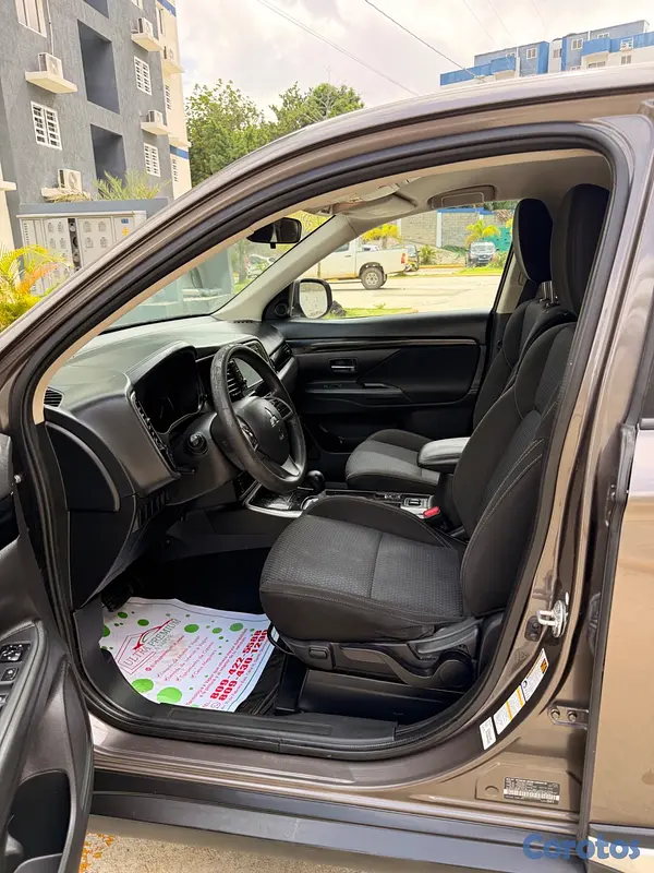 jeepetas y camionetas - Mitsubishi Outlander 2020 3
