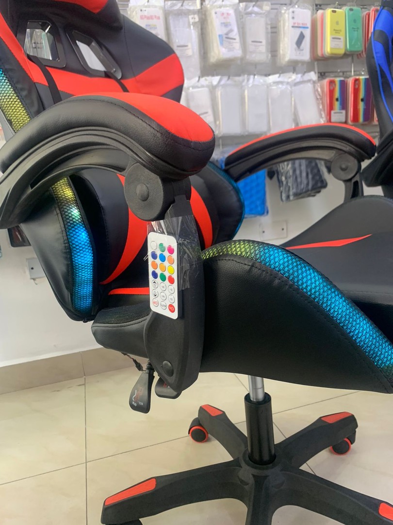 muebles y colchones - Silla gaming respaldo alto reclinable RGB, enciende luces 3