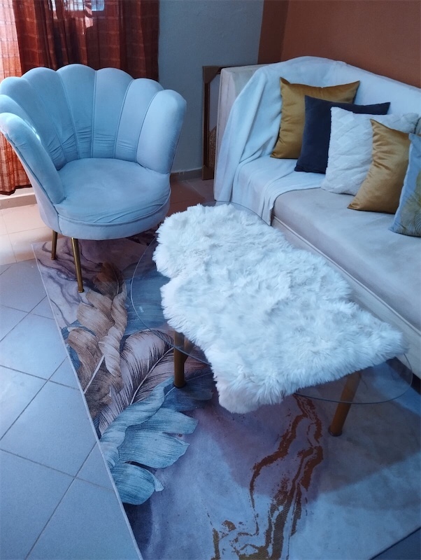 muebles y colchones - Sofá de 3 puesto, butaca, centro de mes y alfombras 2