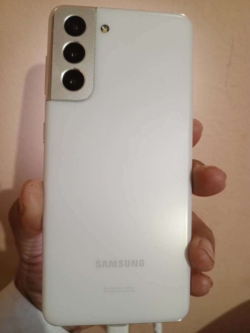 celulares y tabletas - Samsung Galaxy s21 Usado precio negociable 