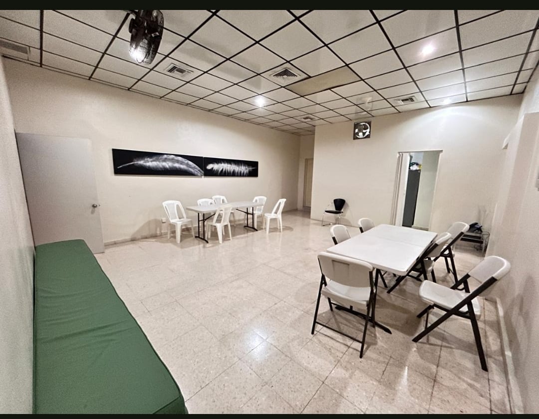 oficinas y locales comerciales - Vendo local comercial en Renacimiento ju 1