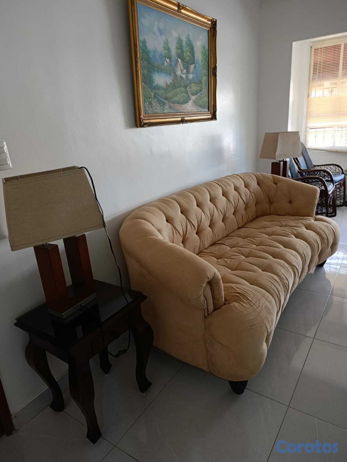 muebles y colchones - Juego de Sala Clásico: Sofá, 2 Butacas y 2 mesitas  1