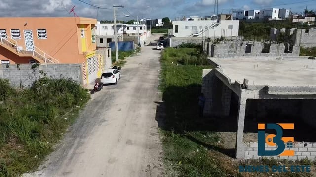 casas - Casa en Construccion Con Su Titulo en Villa Visan, 302 Metros  9