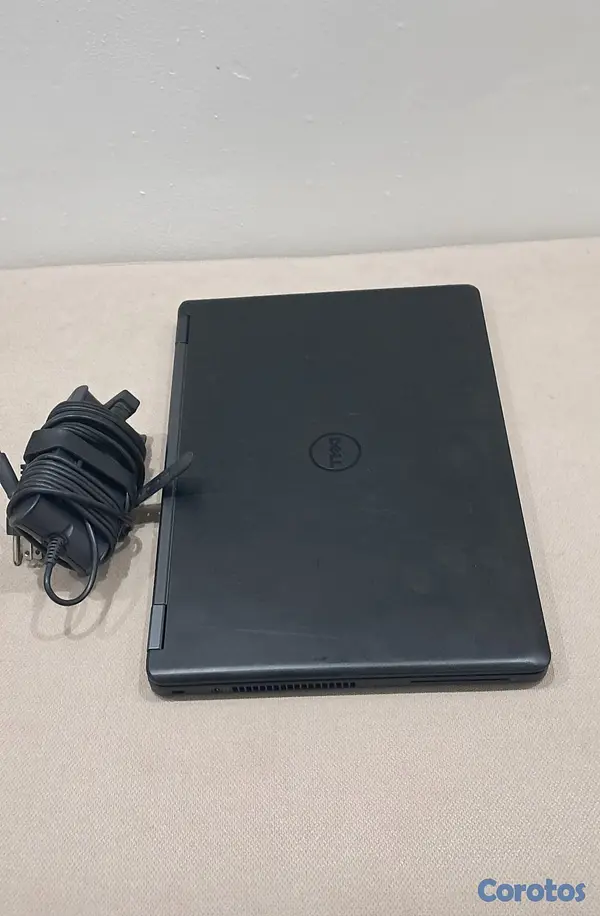 computadoras y laptops - Laptop Dell i5 8GB Ram 250GB SSD Win 10 E5450 5