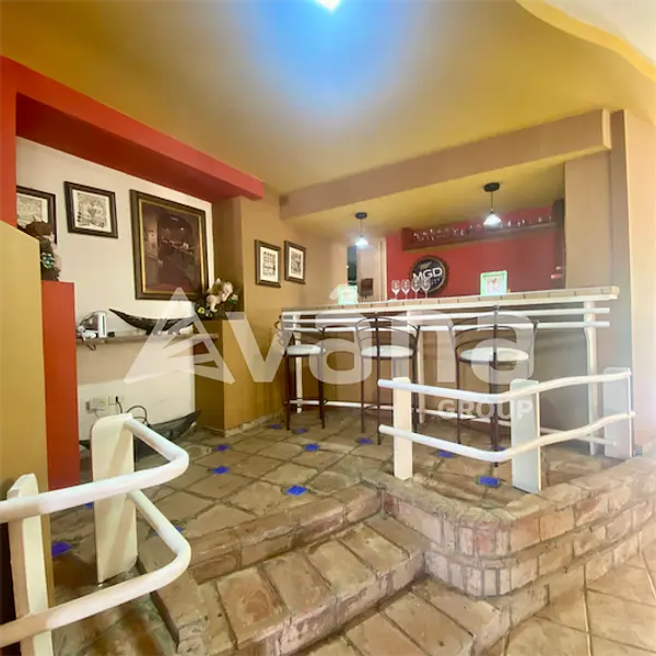 casas - Espaciosa casa de venta en Las Dianas  2