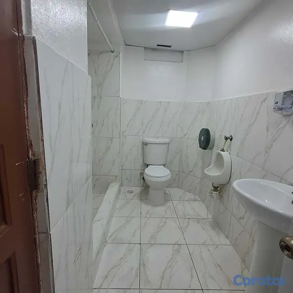 oficinas y locales comerciales - Local para oficinas 1er nivel en Gazcue 6