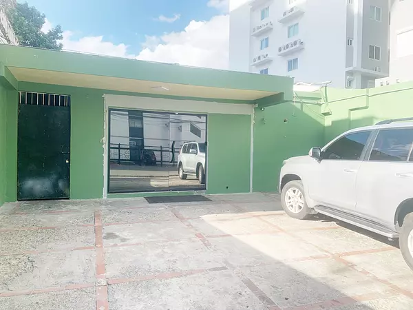 oficinas y locales comerciales - Local comercial en Evaristo morales  3