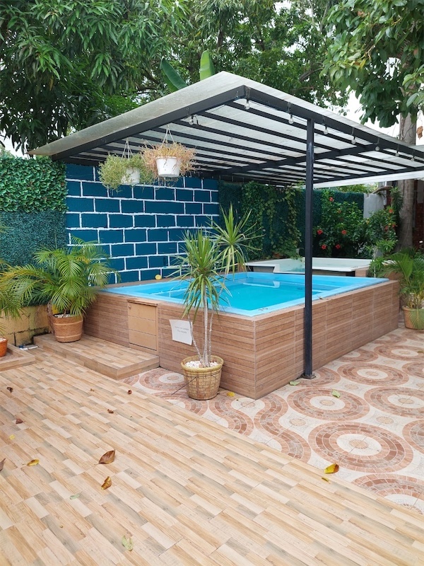 casas - Se venta casa con 400mts y jacuzzi amplio en lucerna Santo Domingo este
