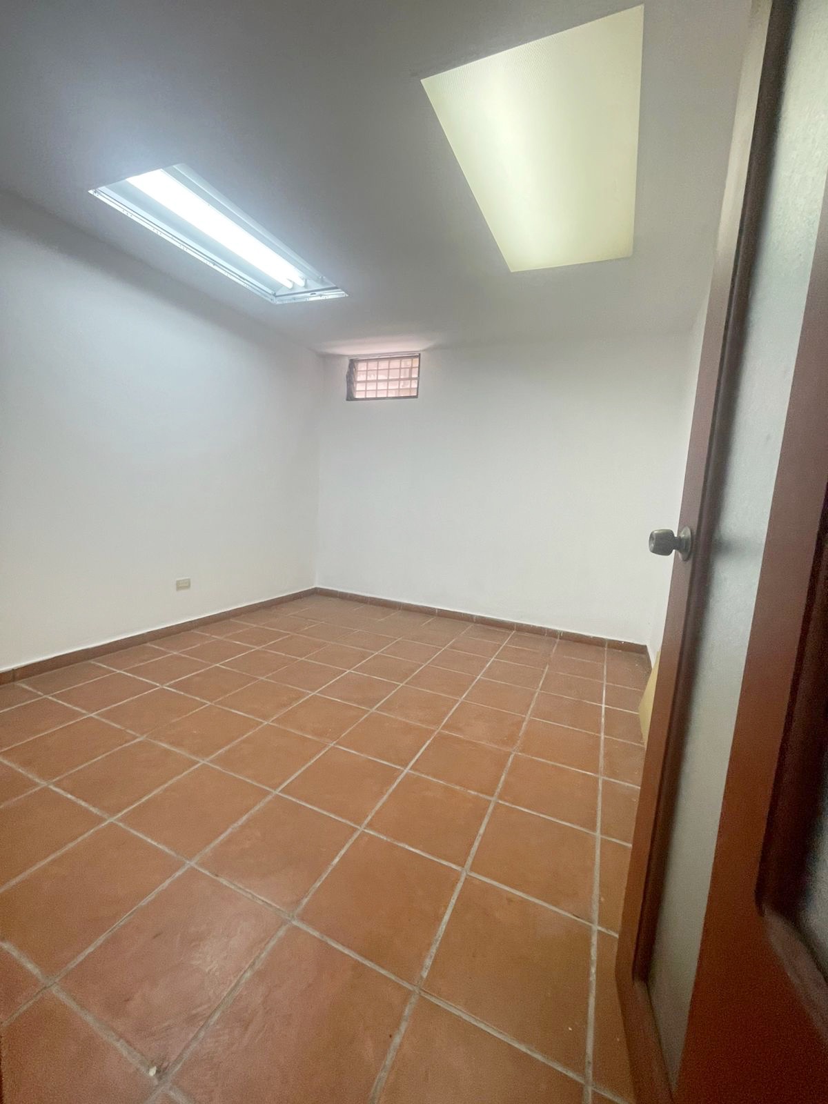 oficinas y locales comerciales - Local en ensanche Naco  4