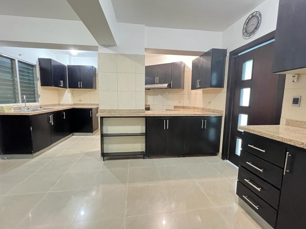 apartamentos - vendo Apartamento en la Esperilla
 piso 7 
 369 metros, 
precio: US$385,000
  1