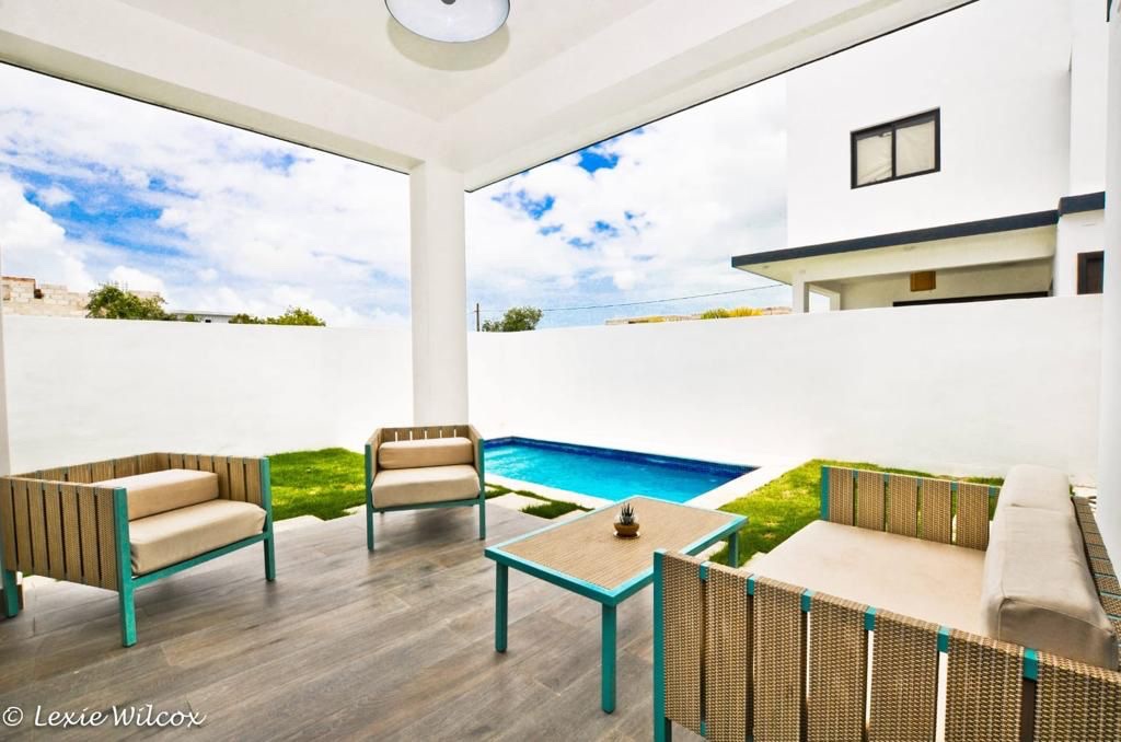 casas - Venta de Villa en punta cana con piscina zona turística República Dominicana  3