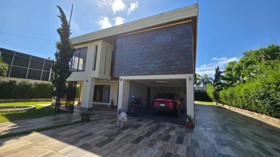casas - Casa en venta con piscina en Bonao 0