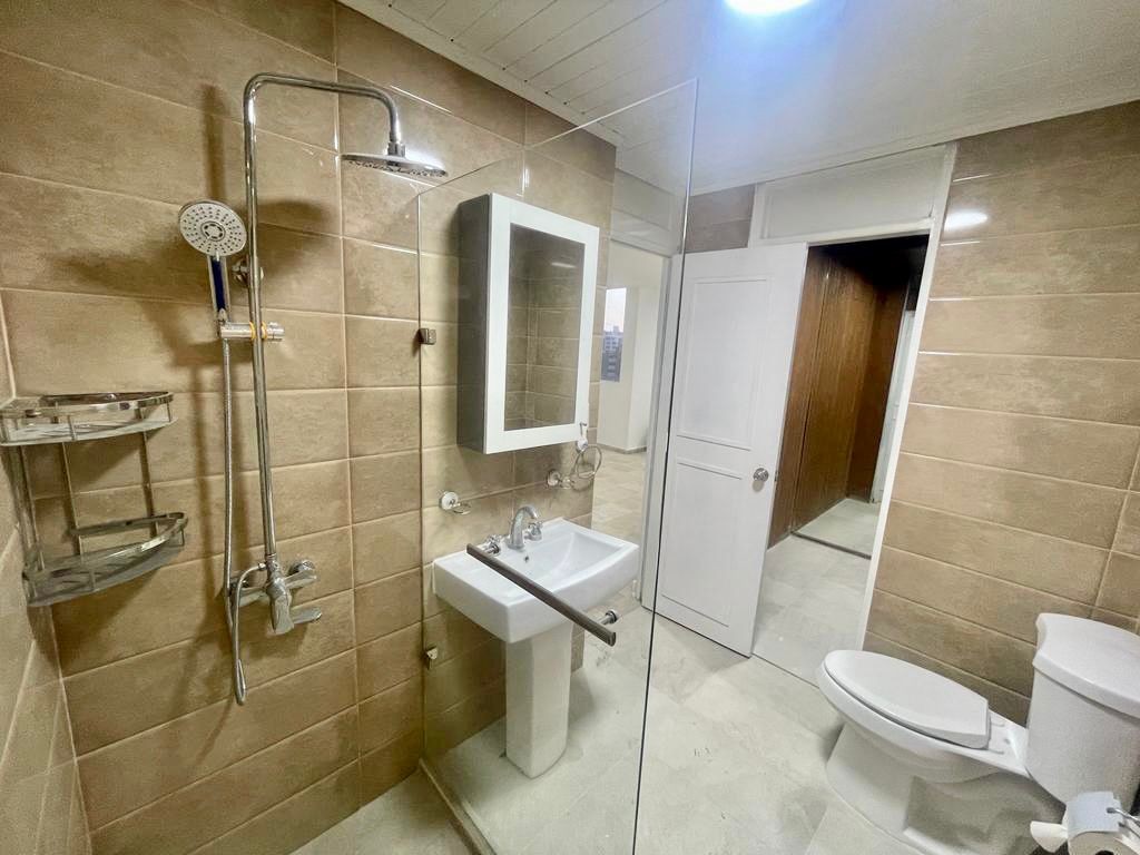 apartamentos - --SIN INTERMEDIARIOS RENTO APARTAMENTO SE PUEDE USAR COMO OFICINA-- -.
 6