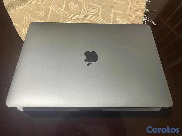 computadoras y laptops - MacBook Pro 13 2019 i7 2.8ghz, 16gb ram, 1tb ssd 6