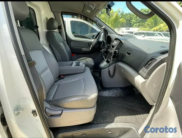 otros vehiculos - 2011 Hyundai Starex Ambulancia  5