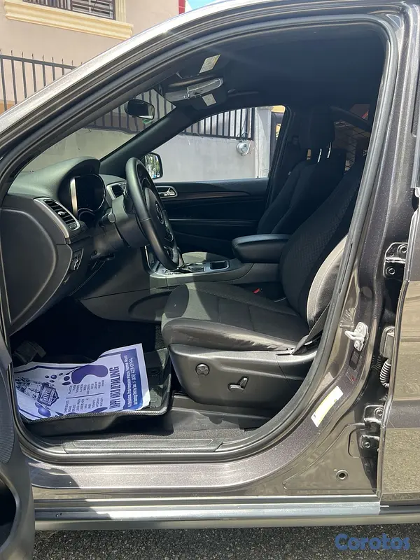 jeepetas y camionetas - ♻️JEEP GRAND CHEROKEE LADERO 2019✅ 4