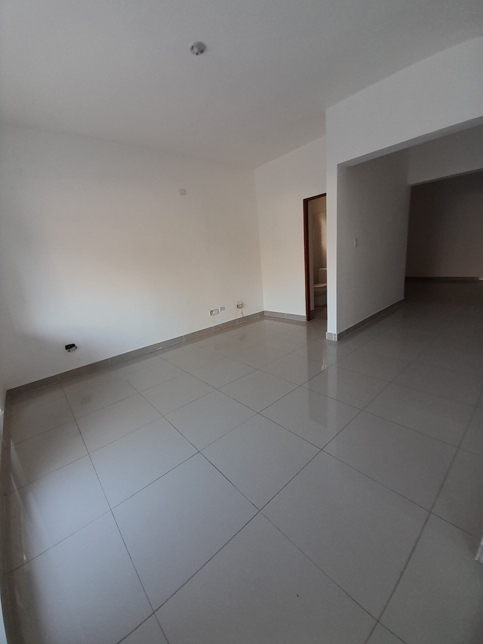 oficinas y locales comerciales - Rento local comercial en el Distrito nacional 3