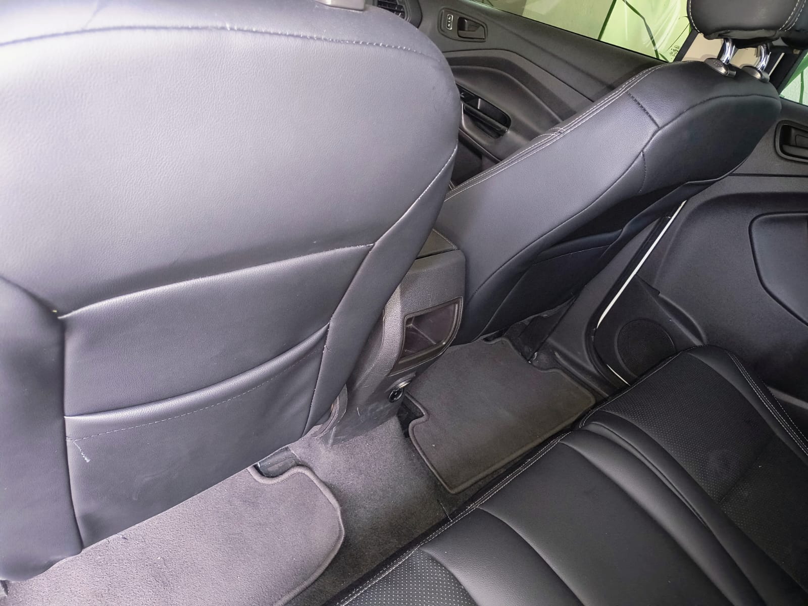 jeepetas y camionetas - Ford Escape 2016 en óptima condiciones 5