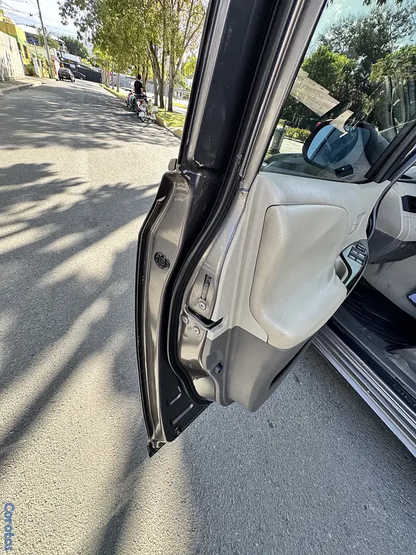 otros vehiculos - Toyota Sienna LE 2011 10