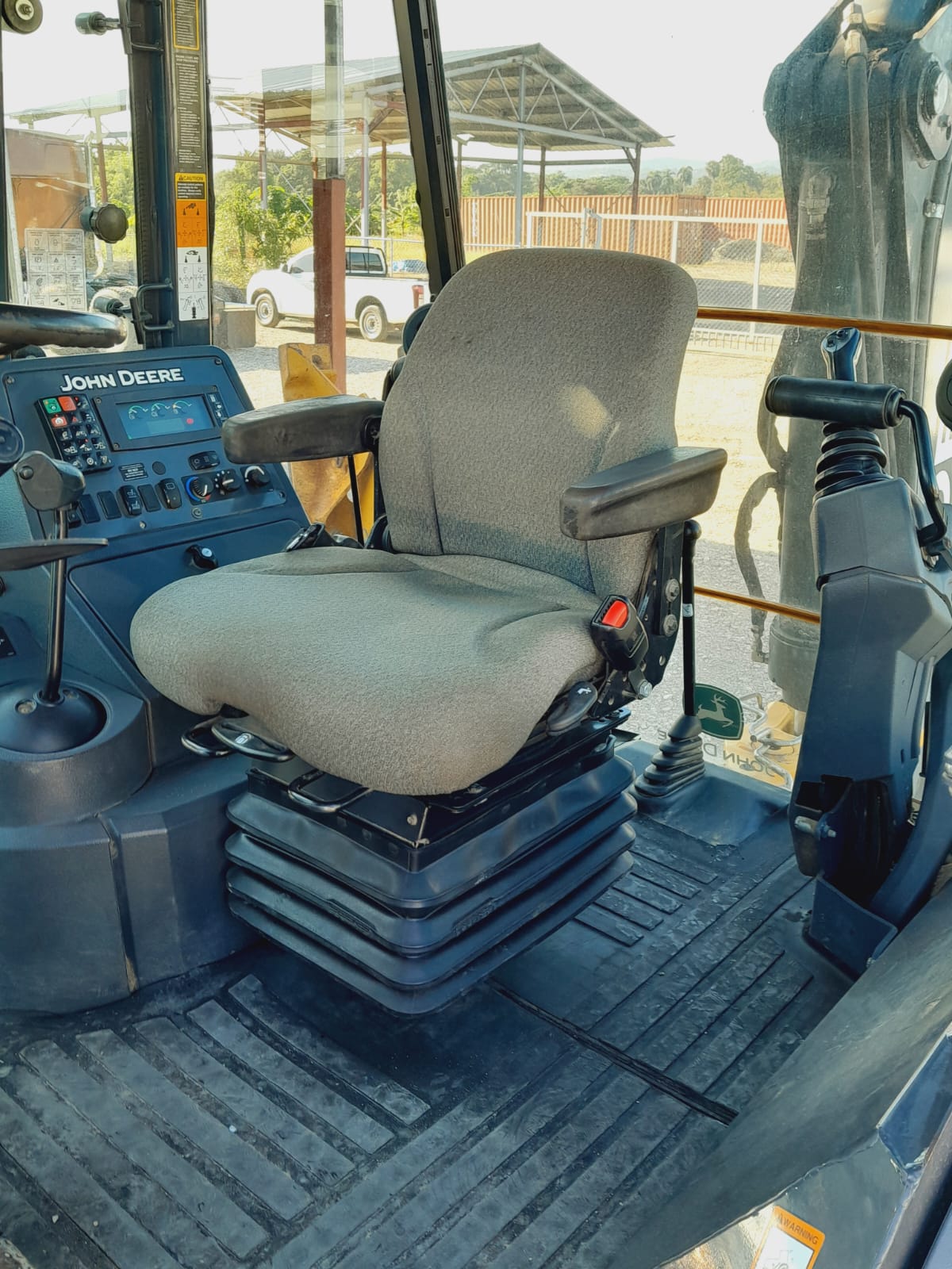 camiones y vehiculos pesados - JOHN DEERE 410L AÑO 2018 5