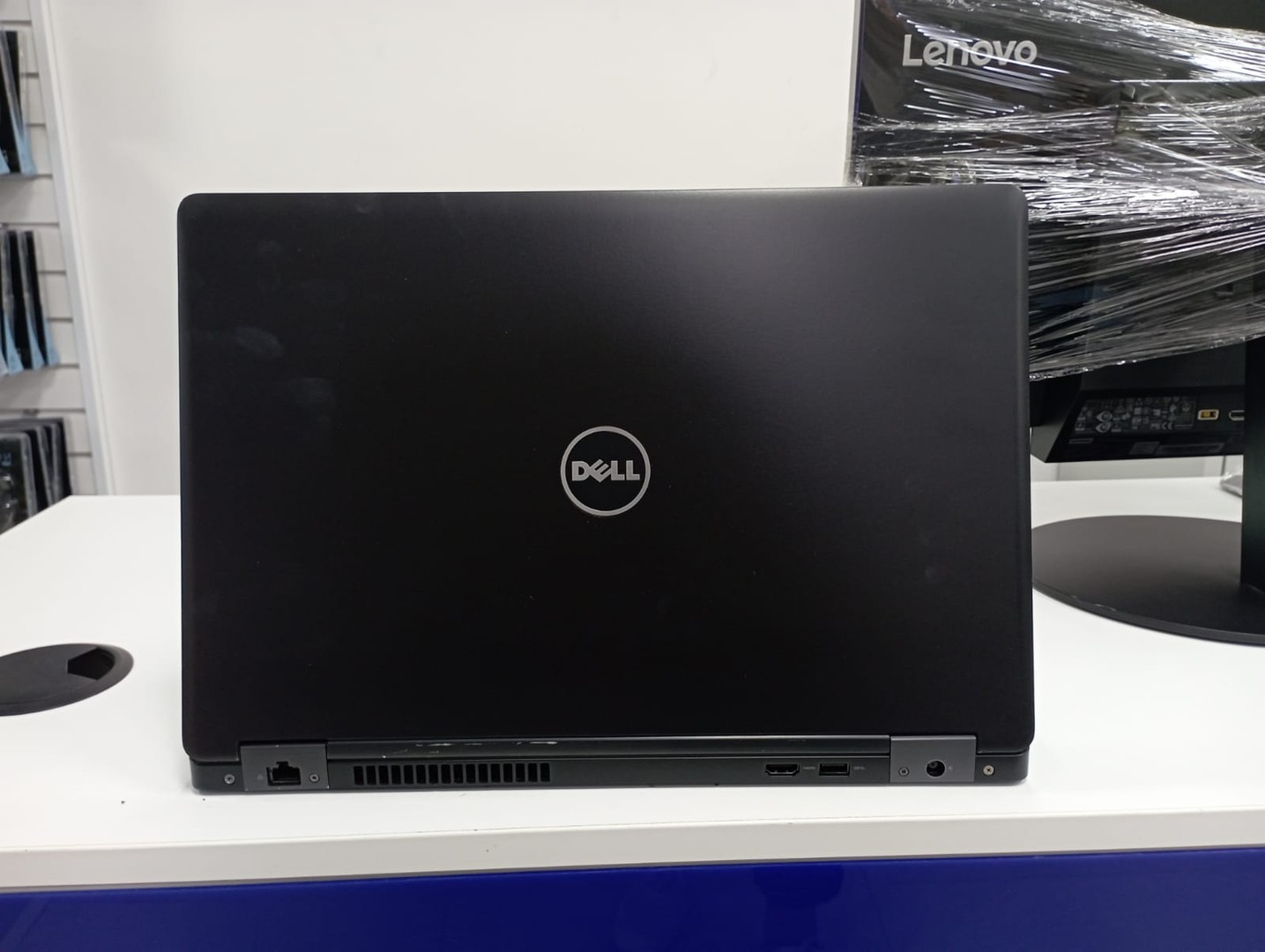 computadoras y laptops - Laptop Dell Latitude 5580 - Intel Core i5-7440HQ