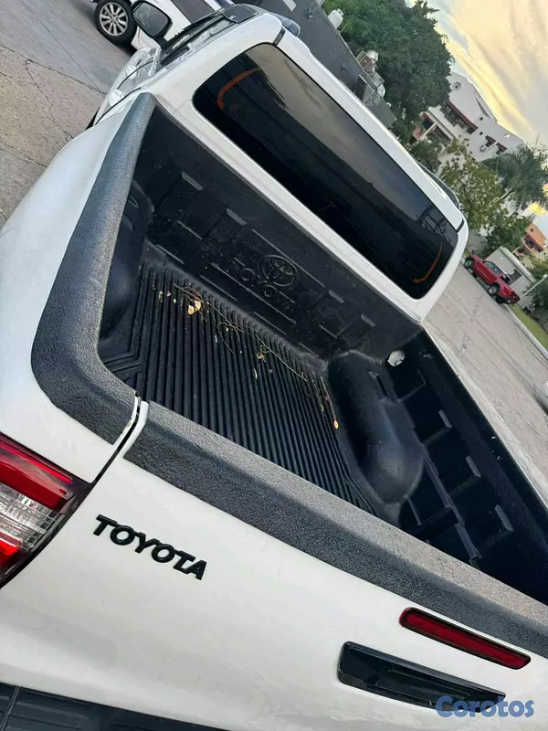 jeepetas y camionetas - Toyota hilux 2020 9