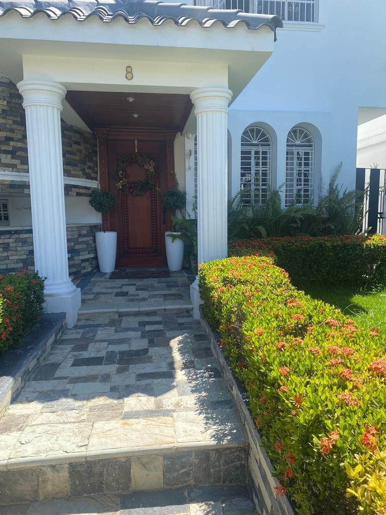 casas - Casa de 2 Niveles en Venta ubicada en La Zurza 