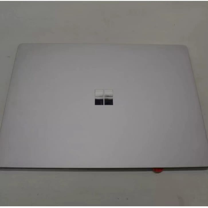 computadoras y laptops - Microsoft Surface laptop 2 Pantalla TOUCH intel core i5 8GB RAM
 3