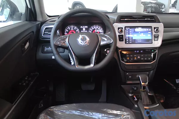 jeepetas y camionetas - KGM Tivoli URBAN PLUS 6