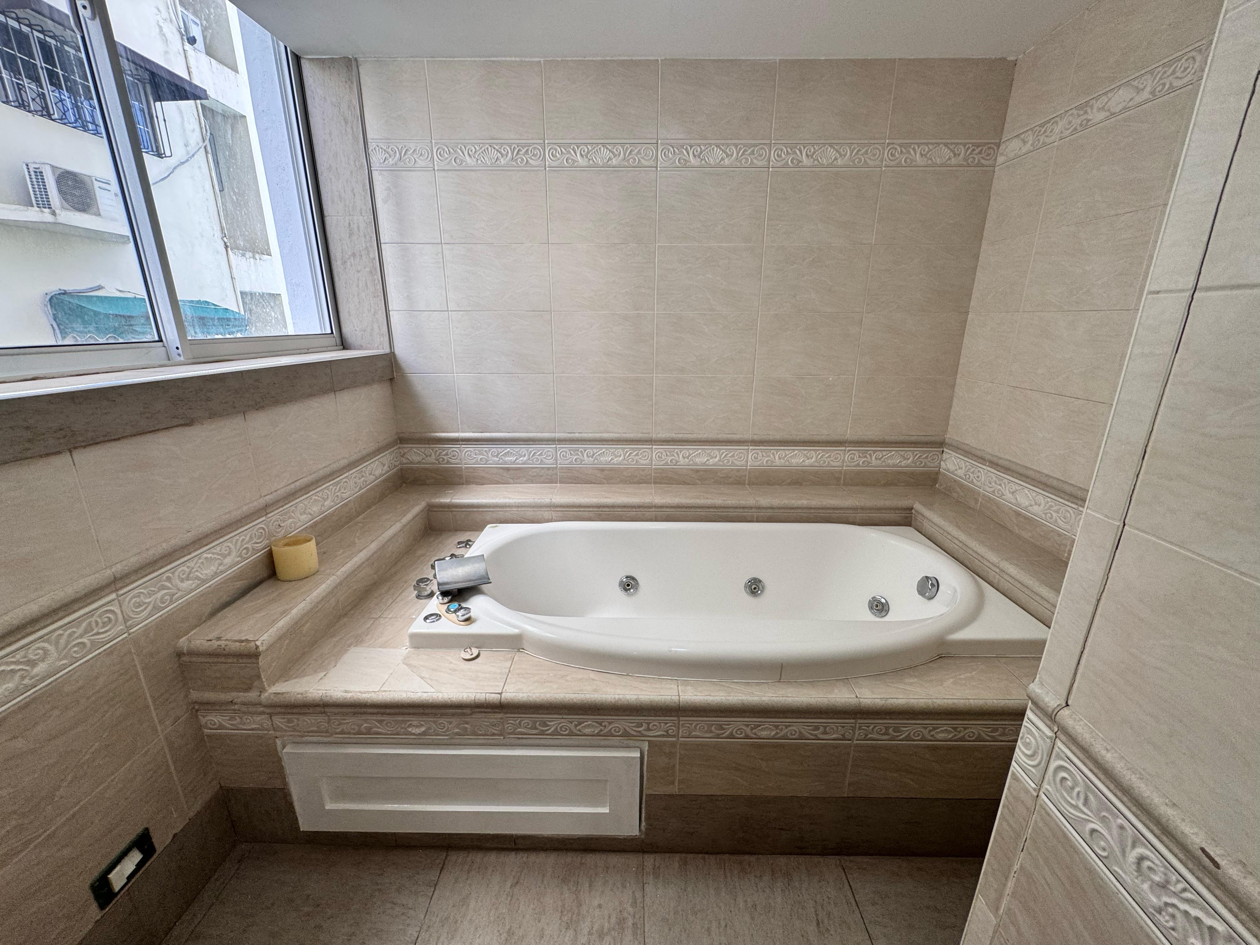 apartamentos - Hermoso apartamento anacaona tres hab 2.5 baños pa 8