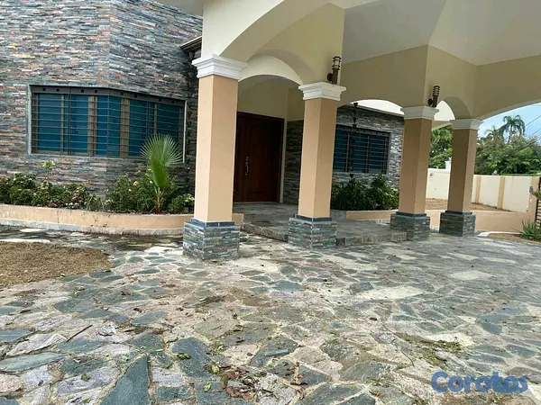 casas - casa amplia en residencial de puerto plata  10