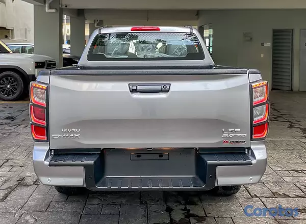 jeepetas y camionetas - Isuzu DMAX LS 2026 5