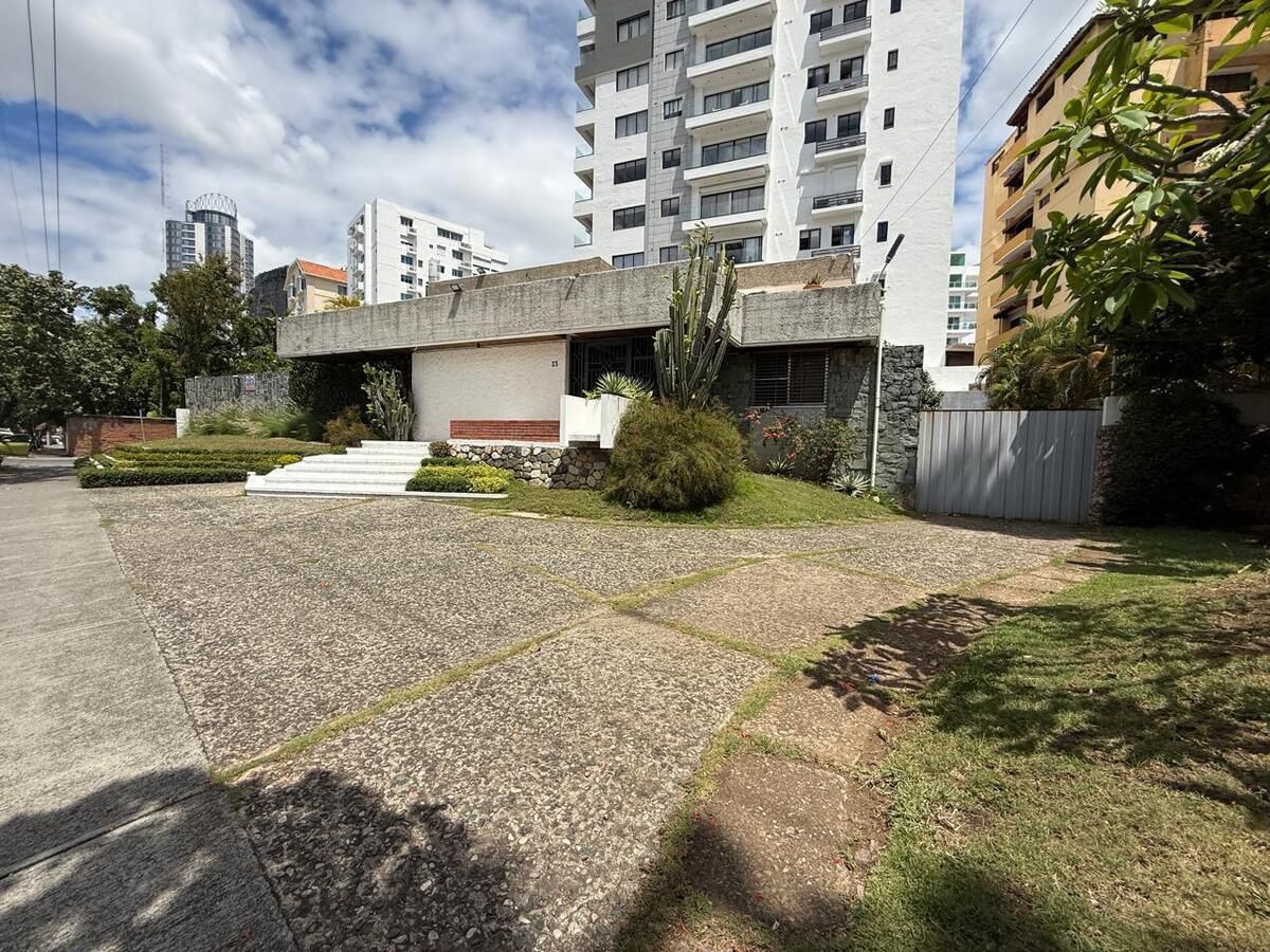 solares y terrenos - Solar Comercial Naco Av. Principal Recibe Bitcoin 