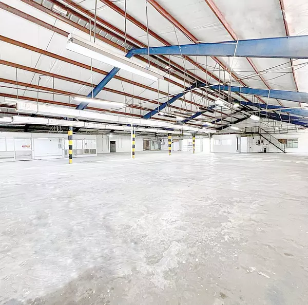 oficinas y locales comerciales - Nave industrial céntrica  7