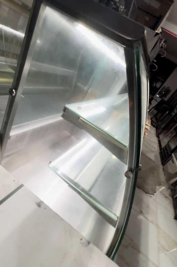 servicios profesionales - Vitrina Fría de Resposteria, 6 pies 9