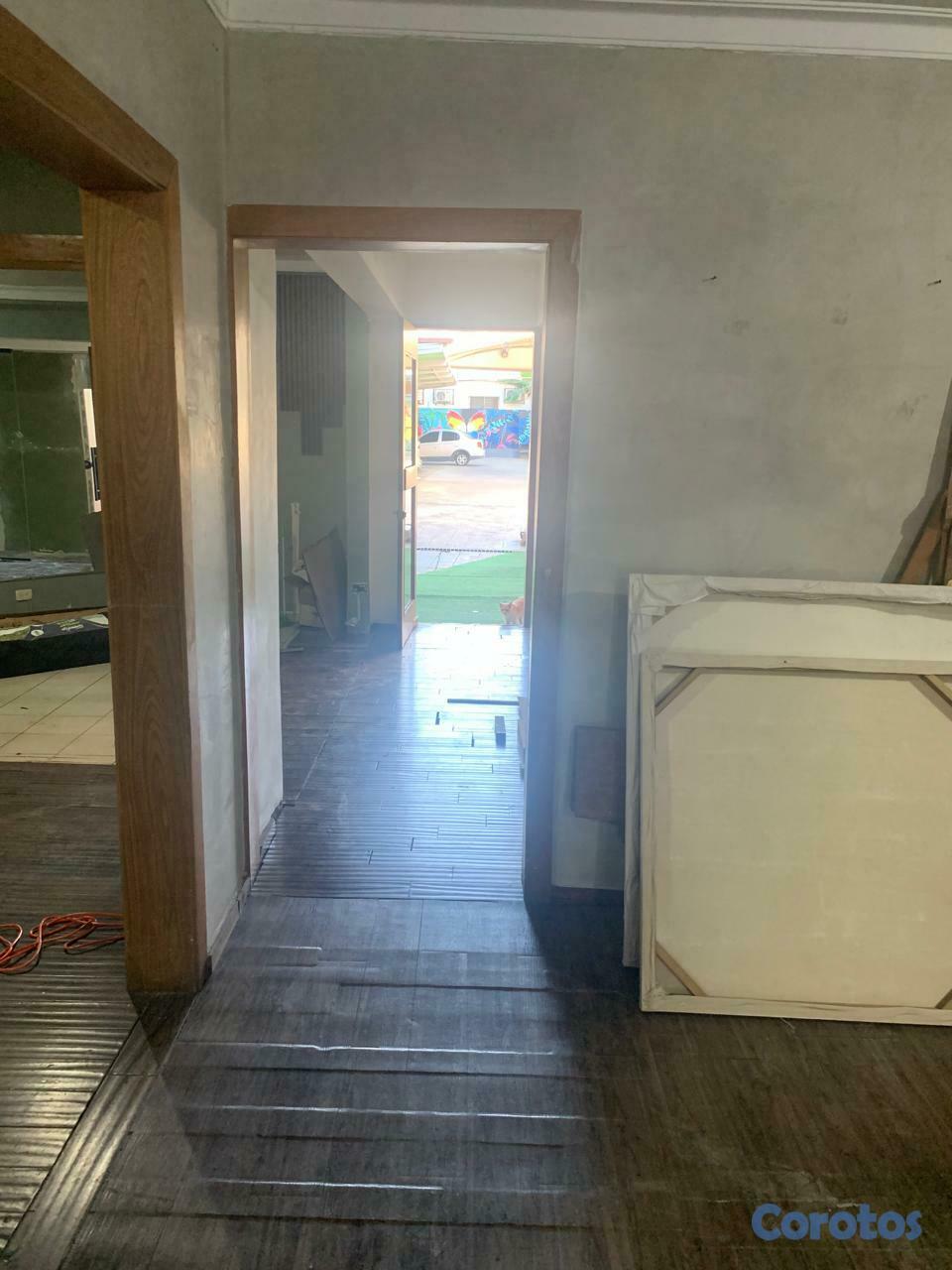 oficinas y locales comerciales - Alquiler Local Ubicado en la Rómulo Betancourt, Be 9