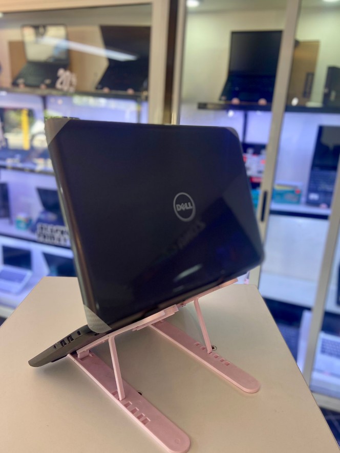 computadoras y laptops - Excelente Laptop Dell Latitude 3380 I3 6TA SSD
 3