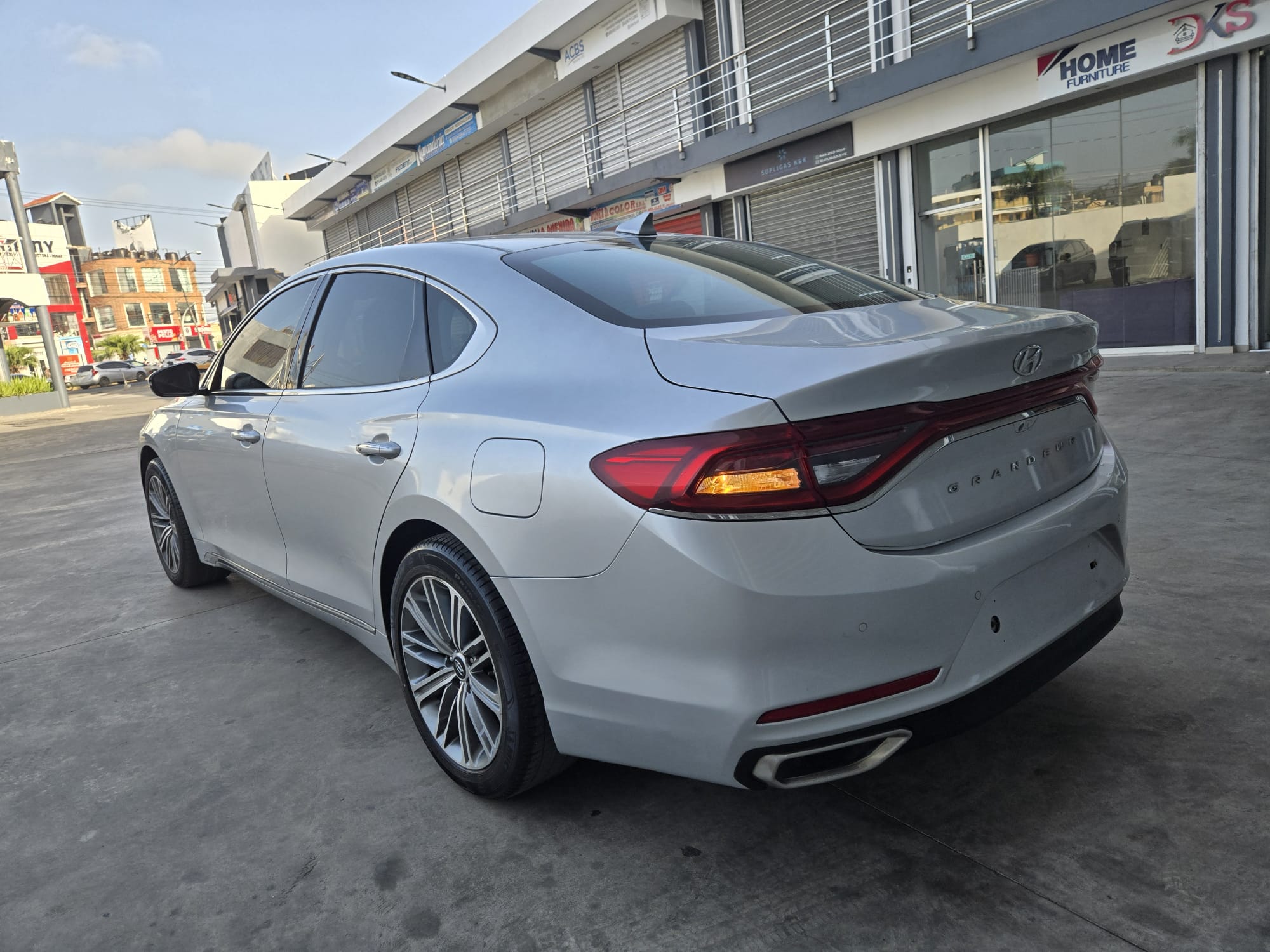 carros - HYUNDAI GRANDEUR 2018 GRIS 3