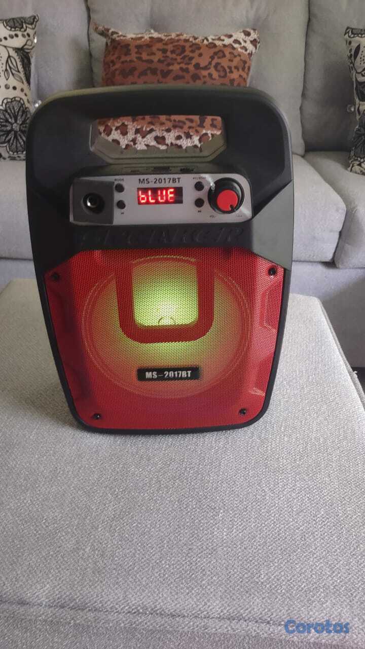 otros electronicos - Bocina recargable nueva Bluetooth en su caja  7