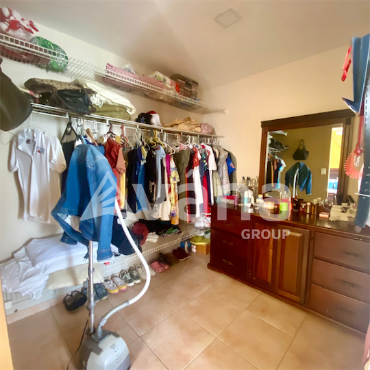 casas - Espaciosa casa de venta en Las Dianas  5