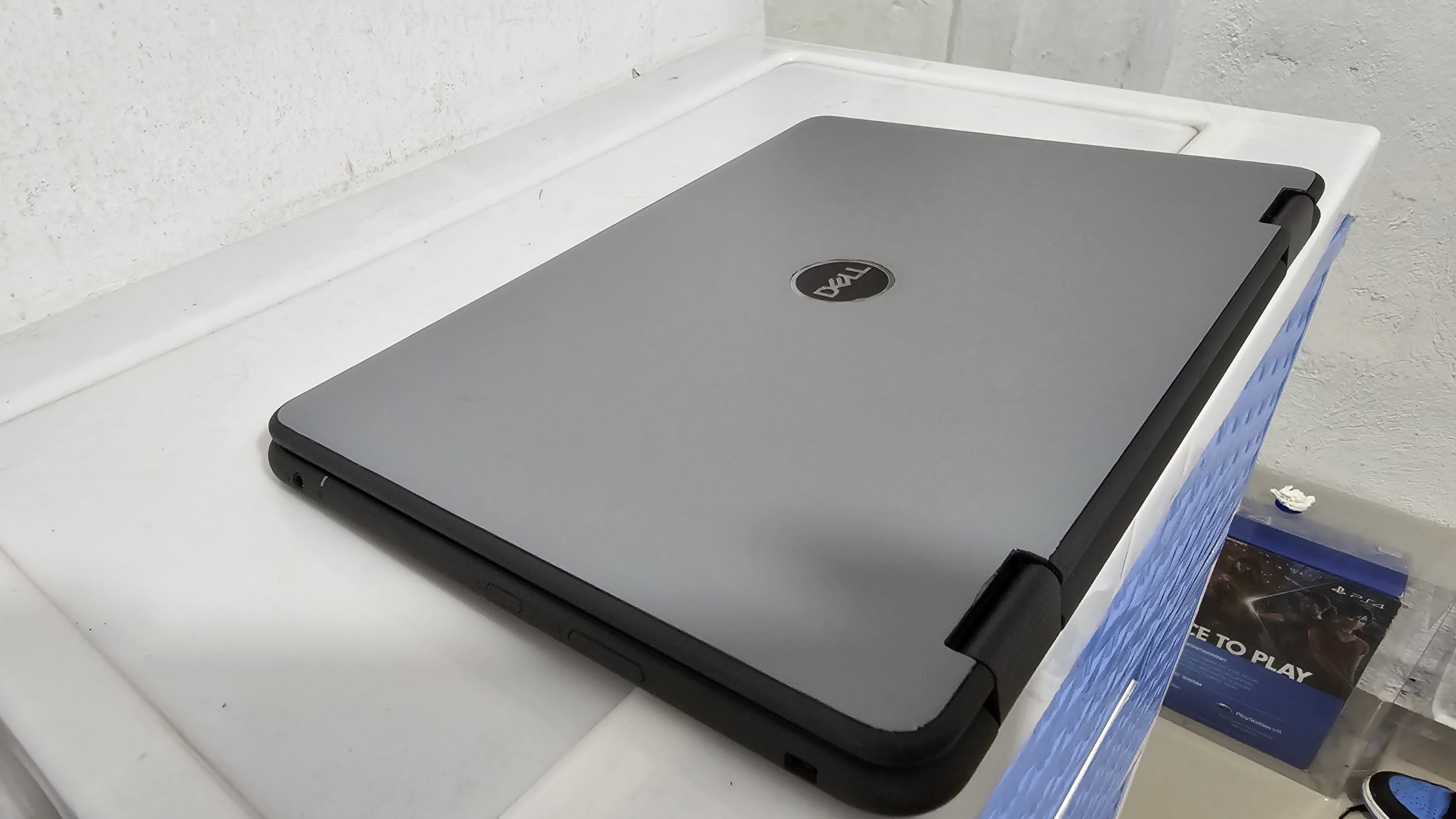 computadoras y laptops - Dell Touch 2 en 1 13.3 Pulg intel 10th Gen Ram 8gb ddr4 Disco 128gb SSD WIFI 2