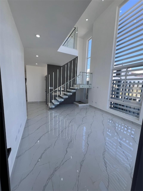 casas - Moderna casa de dos niveles Próximo a la universidad de la UASD. 6